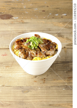 木治燒丼、烤雞肉串丼、親子丼 木治燒丼、烤雞肉串丼、親子丼 116993210