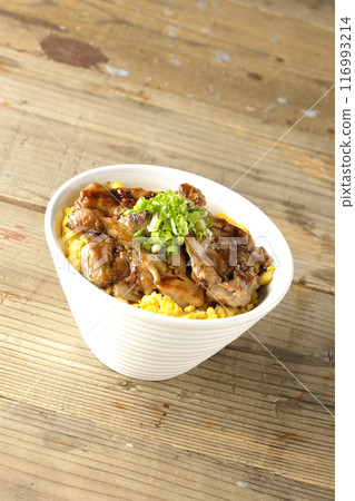 木治燒丼、烤雞肉串丼、親子丼 木治燒丼、烤雞肉串丼、親子丼 116993214