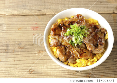 Grilled pheasant rice bowl, Yakitori rice bowl, Oyako rice bowl 116993221