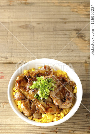 木治燒丼、烤雞肉串丼、親子丼 116993224