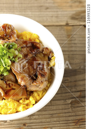 Grilled pheasant rice bowl, Yakitori rice bowl, Oyako rice bowl 116993228