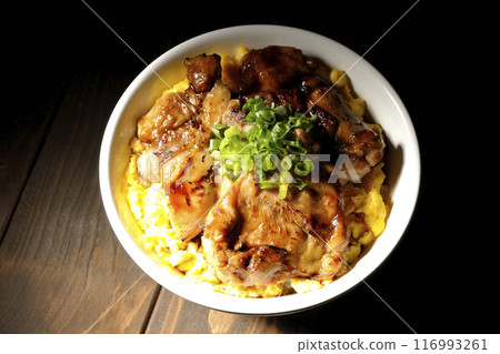 Grilled pheasant rice bowl, Yakitori rice bowl, Oyako rice bowl 116993261