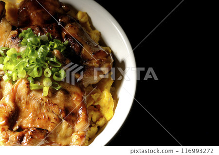 木治燒丼、烤雞肉串丼、親子丼 116993272