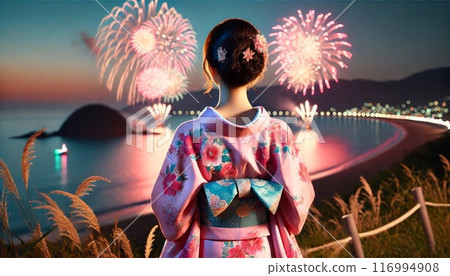穿著浴衣的女子在山頂欣賞煙火 穿著浴衣的女子在山頂欣賞煙火 116994908