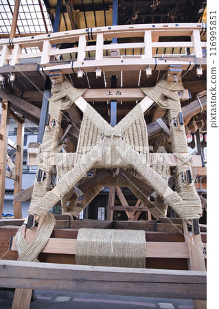 Gion Festival: Boat floats: Rope ties that can only be seen during the construction of the floats 2 116995851