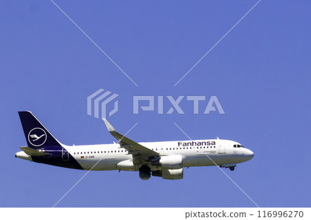 Belgium, Zaventem, Lufthansa Fanhansa plane after takeoff from Brussels Airport Belgium, Zaventem, Lufthansa Fanhansa plane after takeoff from Brussels Airport 116996270