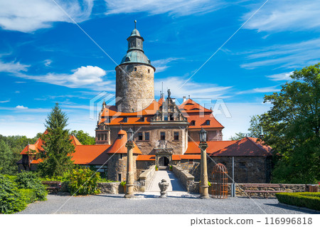 Beautiful Czocha Castle at sunny day in the village of Such, Lower Silesian voivodeship, Poland Beautiful Czocha Castle at sunny day in the village of Such, Lower Silesian voivodeship, Poland 116996818
