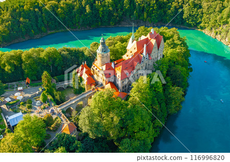 Beautiful Czocha Castle at sunny day in the village of Such, Lower Silesian voivodeship, Poland 116996820