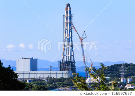 九州電力火力發電廠現場（薩摩川內市）正在進行煙囪拆除工作 116997657