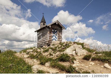 Chapel Freudenreich at Brecherspitze mountain, Bavaria, Germany in summertime 116998399