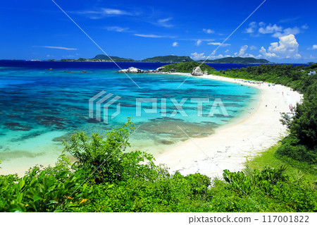 仲夏沖繩、慶良間群島、渡嘉敷島風景、阿哈倫海灘 117001822