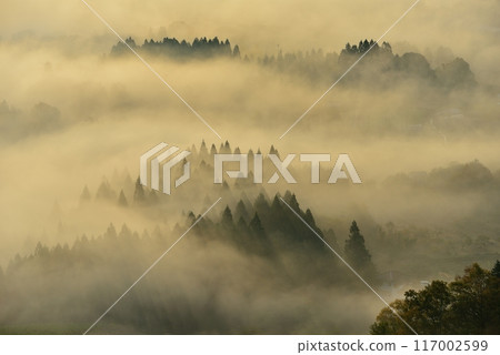 Sea of clouds over Yakuno Plateau from Hozan Park Observation Deck Sea of clouds over Yakuno Plateau from Hozan Park Observation Deck 117002599