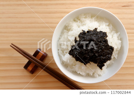 Handmade seaweed tsukudani served on rice Handmade seaweed tsukudani served on rice 117002844