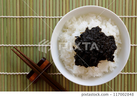Handmade seaweed tsukudani served on rice Handmade seaweed tsukudani served on rice 117002848
