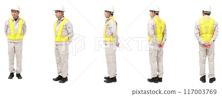 戴著頭盔和安全帶工作服在工廠或建築工作的人的全身切口材料 117003769