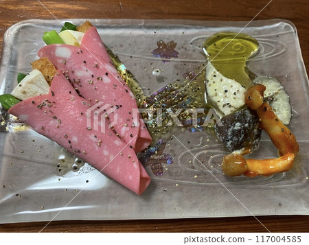 品嚐擺盤時尚的創意美食 品嚐擺盤時尚的創意美食 117004585