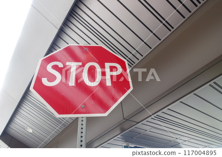 美國夏威夷的停車標誌 STOP 美國夏威夷的停車標誌 STOP 117004895