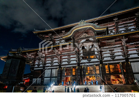 [奈良縣] 東大寺大佛殿點燈 117005701