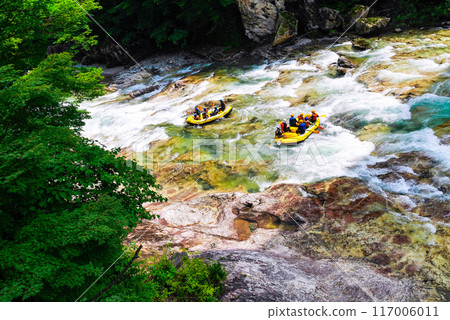 Summer Rafting 1 117006011