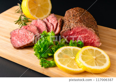 Roast beef, thigh meat, sliced beef 117006387