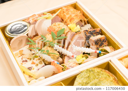 Western style new year dishes 117006430