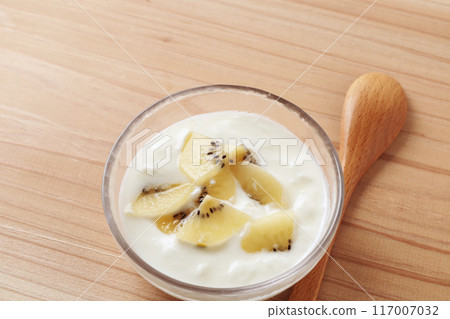 Kiwi Yogurt 117007032