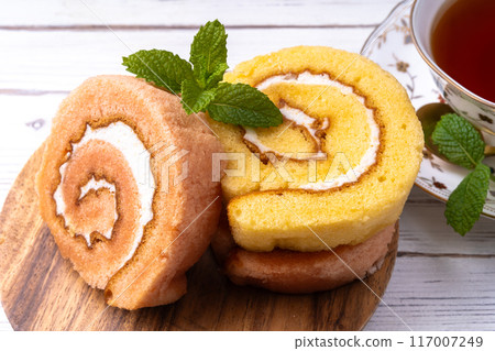 Liquor roll cake Liquor roll cake 117007249