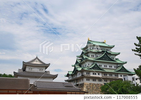 名古屋城天守閣（夏季、7 月） 117008555