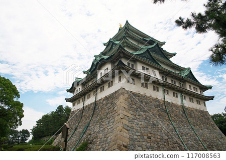 名古屋城天守閣（夏季、7 月） 117008563