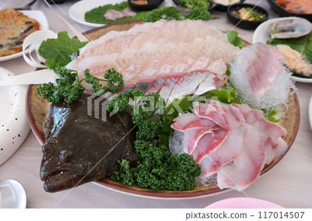 Seafood sashimi and fish platter, Japanese food 117014507