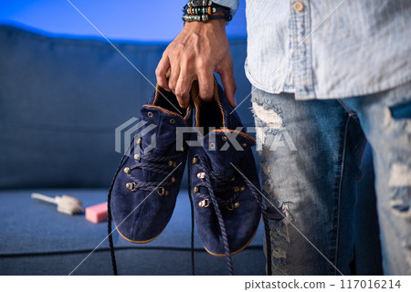Cleaning the suede shoes. Cleaning the suede shoes. 117016214