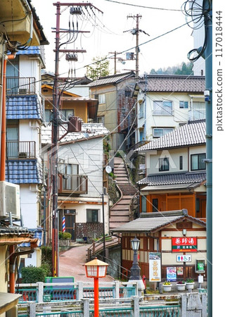 從後巷可見溫泉小鎮 從後巷可見溫泉小鎮 117018444