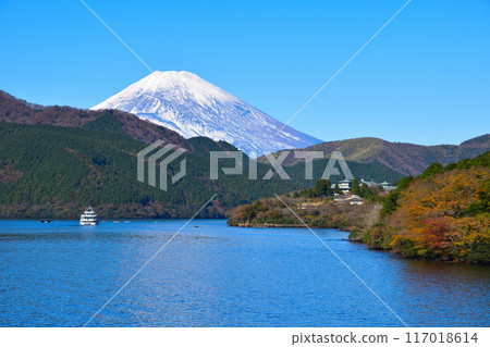 Autumn Hakone Mt. Fuji Lake Ashi 117018614