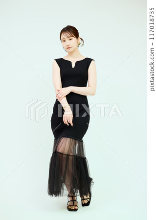 Summer woman portrait Summer woman portrait 117018735