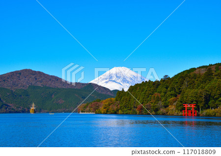 Autumn Hakone Mt. Fuji Lake Ashi Autumn Hakone Mt. Fuji Lake Ashi 117018809