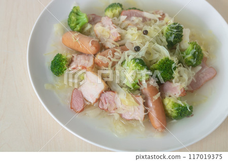 早餐簡單的choucroute 117019375