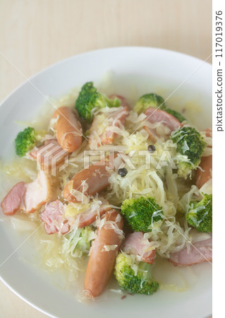 早餐簡單的choucroute 117019376