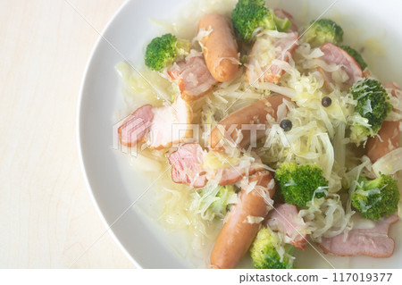 早餐簡單的choucroute 117019377