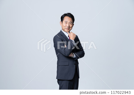 Executive businessman 117022943
