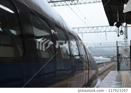 500 series Shinkansen train stopping at Hakata Minami Station_Photo taken on January 14, 2023 117023207