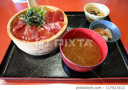 Ise Tekone Sushi Lunch Set Ise Tekone Sushi Lunch Set 117023812