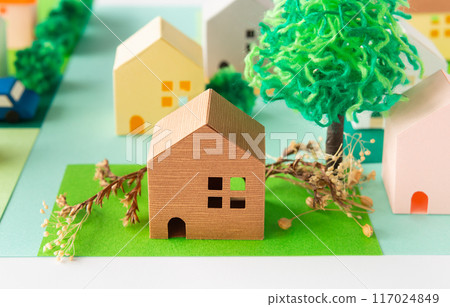 Trees from the neighbor's house crossing the border. Branches from the neighbor's tree that have crossed the border. Branches that extend beyond the property line. Trees from the neighbor's house crossing the border. Branches from the neighbor's tree that have crossed the border. Branches that extend beyond the property line. 117024849