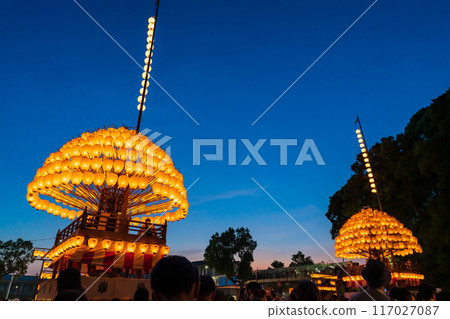 Atsuta Festival signals the arrival of summer, with lanterns decorated with lanterns (Nagoya City, Aichi Prefecture) 117027087