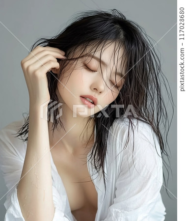 一位年輕日本女性表情輕鬆的肖像 117028680