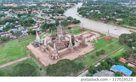 Pagoda at Wat Chaiwatthanaram temple is one of the famous temple in Ayutthaya, Thailand. Temple in Ayutthaya Historical Park, Ayutthaya, Thailand. UNESCO world heritage 117029523