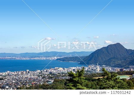 別府市區和別府灣的景色 117031242