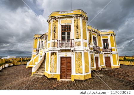 The Fort Nossa Senhora da Graca or Fort Conde de Lippe north of the city of Elvas in Alentejo, Portugal. 117033082
