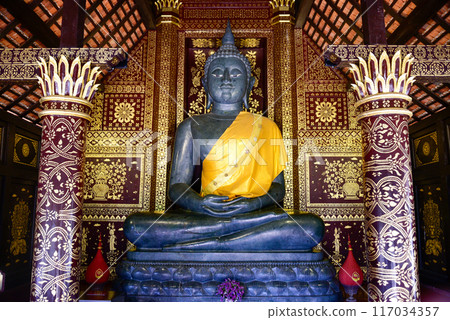 泰國清邁 Wat Chediluang 寺美麗的風景 泰國清邁 Wat Chediluang 寺美麗的風景 117034357