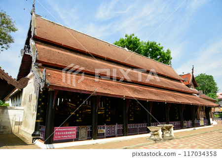 Beautiful scenery of Wat Chedi Luang temple in Chiang Mai, Thailand Beautiful scenery of Wat Chedi Luang temple in Chiang Mai, Thailand 117034358