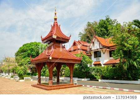 Beautiful scenery of Wat Chedi Luang temple in Chiang Mai, Thailand Beautiful scenery of Wat Chedi Luang temple in Chiang Mai, Thailand 117034369